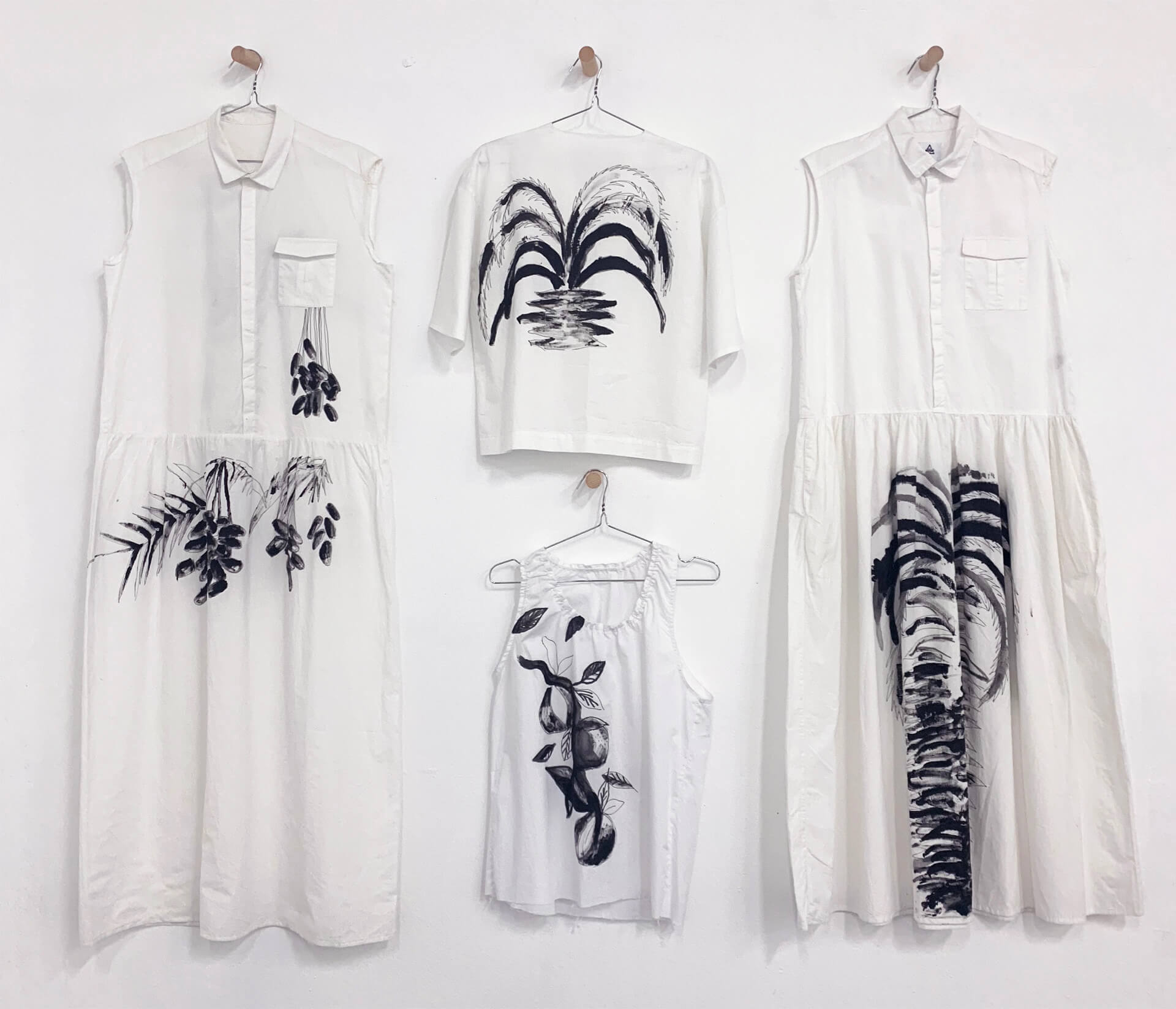 איורים ידניים של תמר קנובל על בגדי ׳אתא׳ (צילום: תמר קנובל)