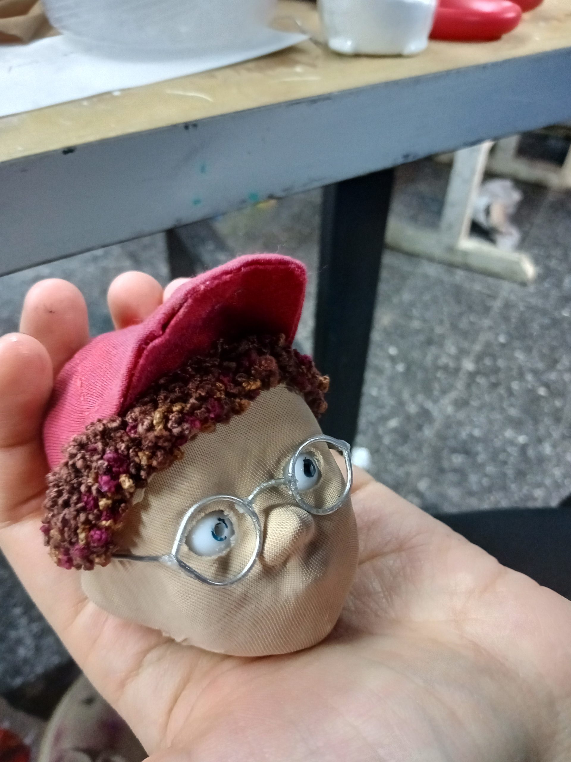 בניית הדמויות. מתוך ׳יש פילים בחלל׳