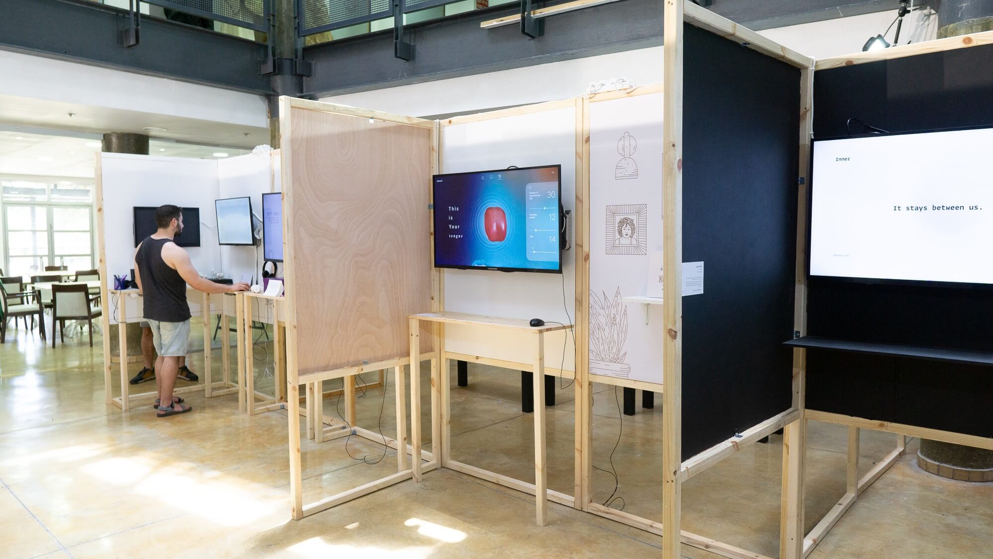 תערוכת הבוגרים ויצו 2023. צילום: טל סולומון ורדי